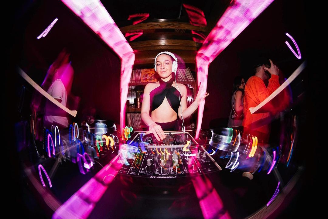 DEER LADY TORONTO FRIDAYS